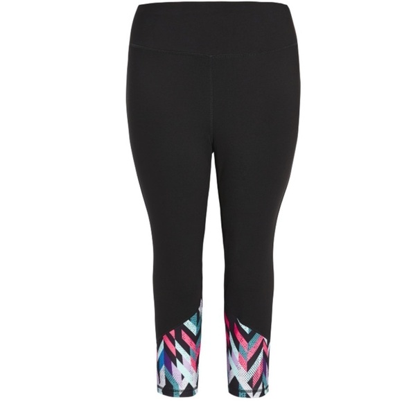 AVENUE 1X-4X Active Black Capri with Colorful Detail H99.5 - Picture 5 of 7